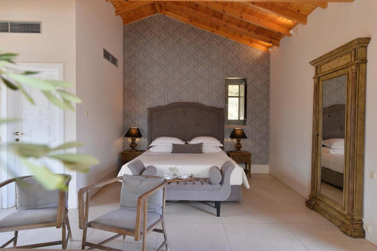 Akrolithi Boutique Hotel & Suites Oitilon Exterior photo