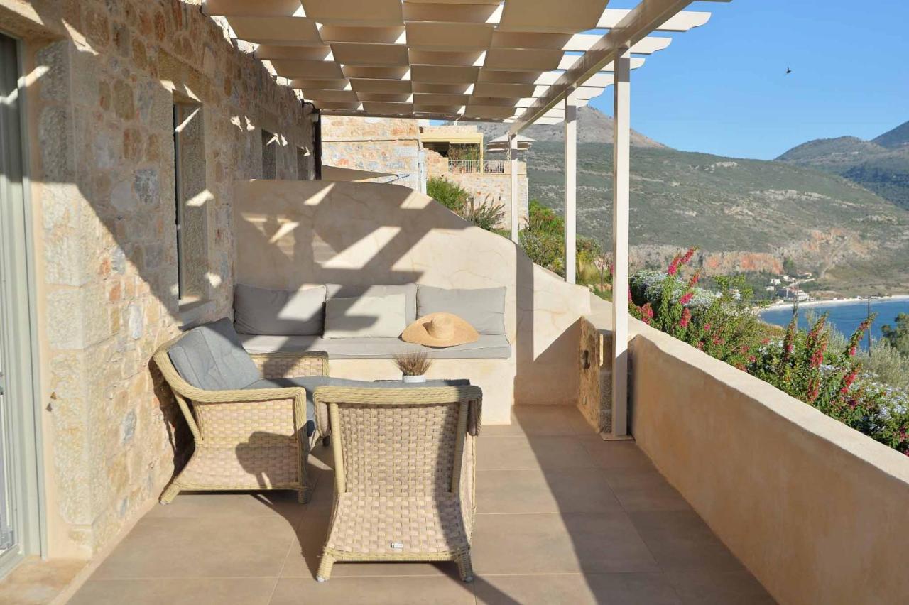 Akrolithi Boutique Hotel & Suites Oitilon Exterior photo