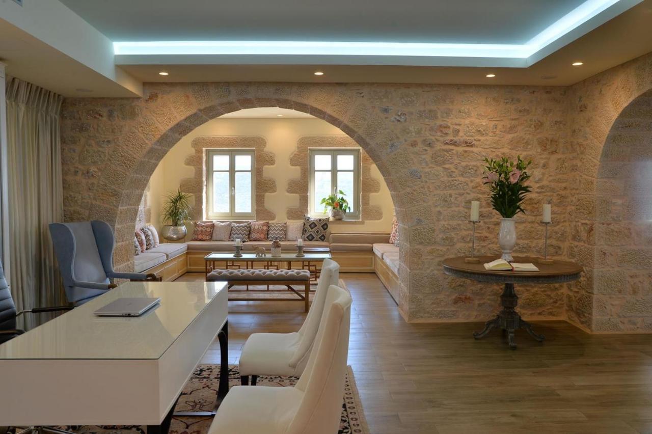 Akrolithi Boutique Hotel & Suites Oitilon Exterior photo