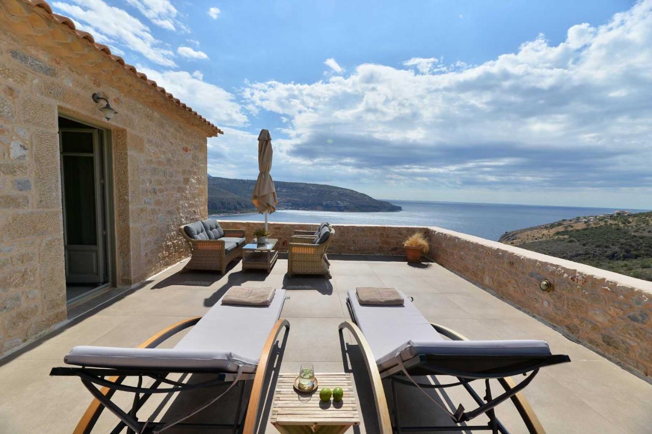 Akrolithi Boutique Hotel & Suites Oitilon Exterior photo
