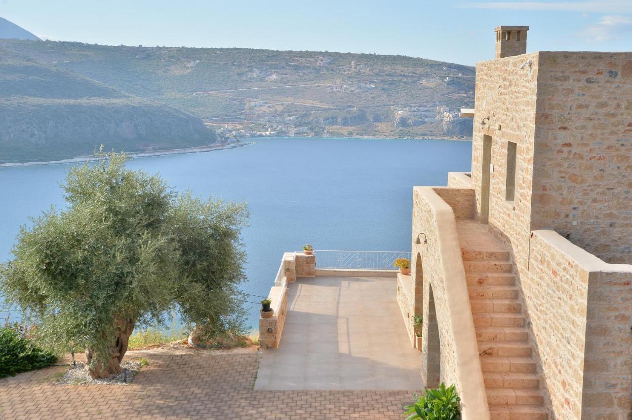Akrolithi Boutique Hotel & Suites Oitilon Exterior photo