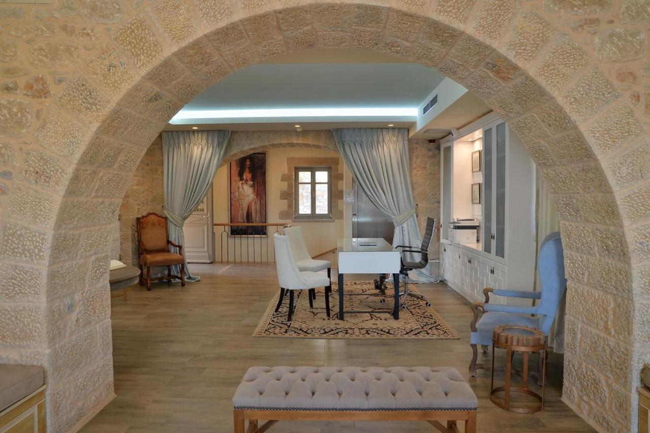 Akrolithi Boutique Hotel & Suites Oitilon Exterior photo