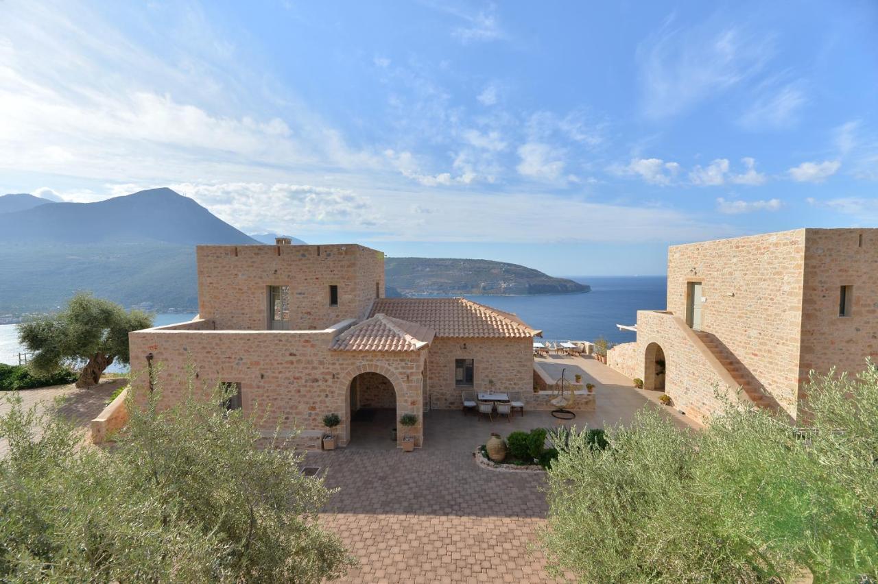 Akrolithi Boutique Hotel & Suites Oitilon Exterior photo