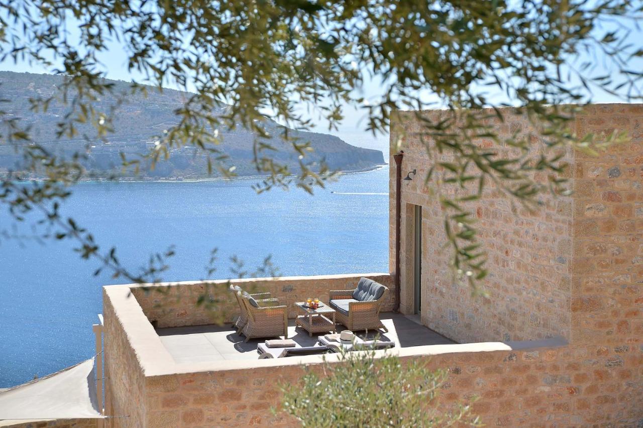 Akrolithi Boutique Hotel & Suites Oitilon Exterior photo